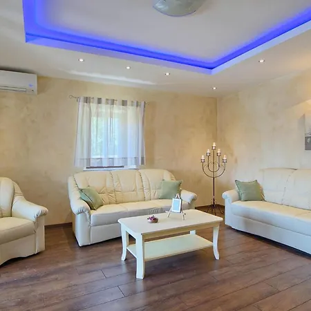 Luca Holiday home *